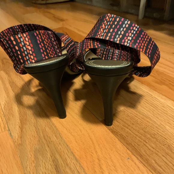 Multi colored wrap around heels - Picture 4 of 4